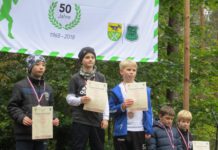 Leichtathleten vom SV Wacker laufen beim 50.Birkhahnlauf