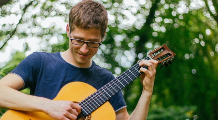 Solokonzert „Modern Guitar“ mit Simon Gutfleisch und Gitarrenschüler*innen der Musikschule Wunstorf