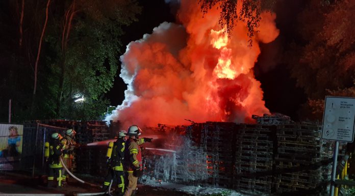 Eine Brandserie in Neustadt beschäftigt die Feuerwehr