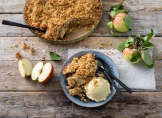 Apple-Crumble-Cake