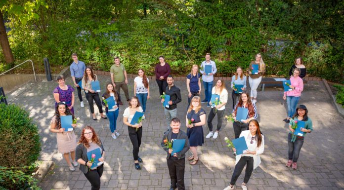 Mit viel eigenständigem E-Learning bestanden – Neue Kolleginnen und Kollegen in der Pflege