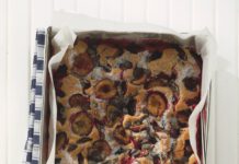 Saftiger Obstkuchen mit Kürbiskernen – Zubereitet mit Mondamin