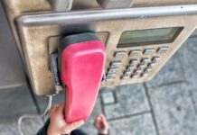 40 Jahre Nummer gegen Kummer: ehrenamtliche Telefonberater*innen kümmern sich um die Sorgen und Ängste von Kindern und Jugendlichen