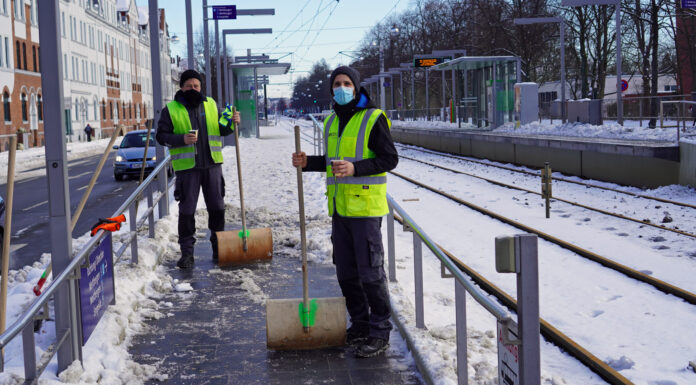 Hilfe am Gleis: Heißer Kaffee und Tee für Üstra-Mitarbeiter