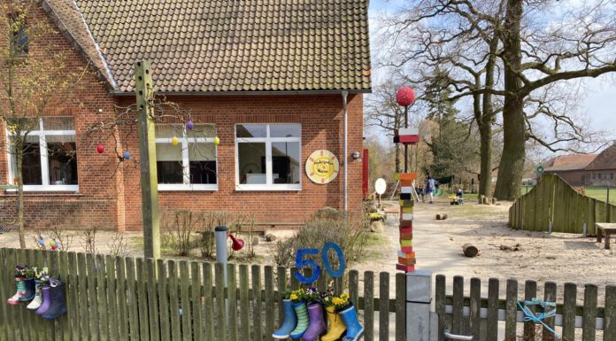 Wir haben einen Ort, an dem es uns gefällt – 50 Jahre Kindebetreuung in Büren