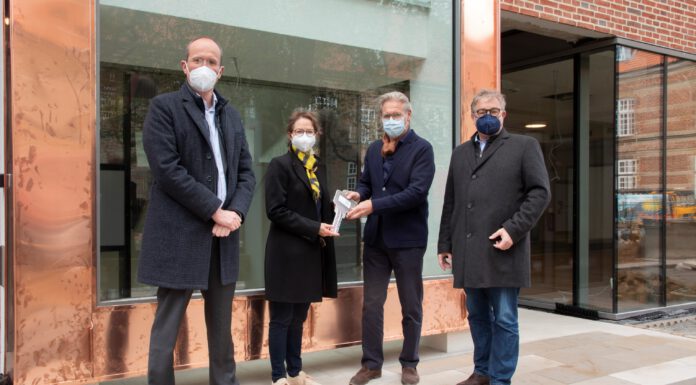 Bauzeit beendet: Schloss Landestrost hat einen neuen Westflügel