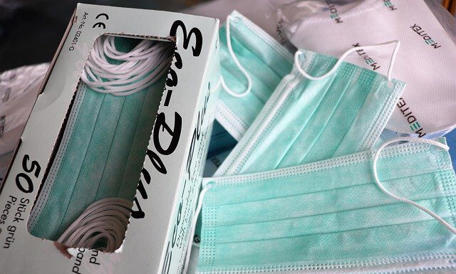 Inzidenzwert unter 100: – OP-Maske in Bussen und Bahnen reicht wieder aus