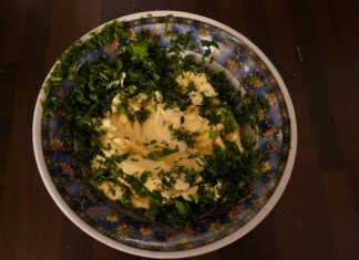 Selbstgemachte Kräuterbutter: Perfekt zum Grillen !