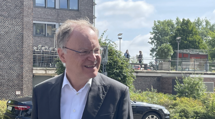 Ministerpäsident empfiehlt 2G- Regel in Niedersachsen – Stephan Weil kündigt neue Maßnahmen an