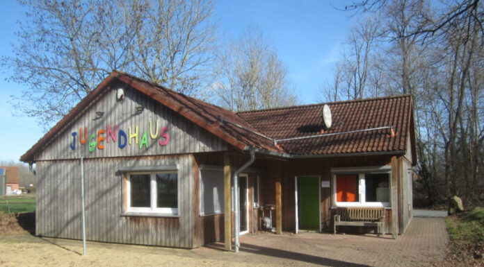 Jugendhaus Poggenhagen: Sanierung des Fußbodens im Gruppenraum