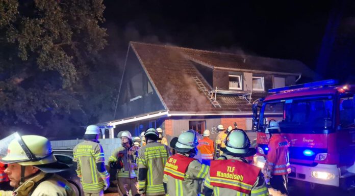 Brennender Wäschetrockner: Feuerwehreinsatz in einem Einfamilienhaus