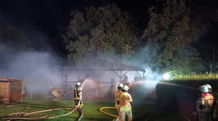 Feuerwehreinsatz in Mandelsloh – Schuppen brennt ab