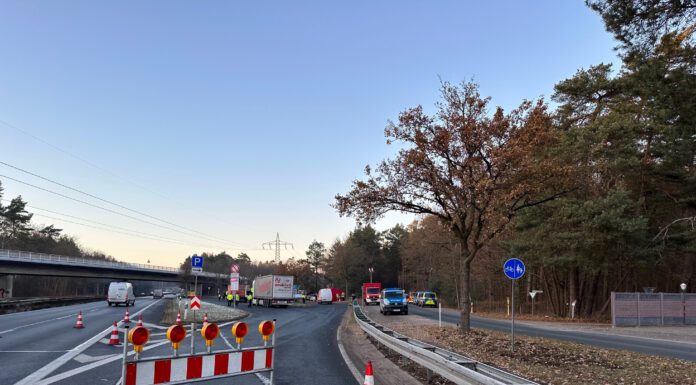 Stationäre Verkehrskontrolle auf der B6 in Neustadt am Rübenberge am 15.12.2022