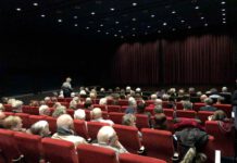 Filmclub Leinepark e. V. zeigt am 21. März NICHT GANZ KOSCHER, eine „göttliche“ Komödie Foto: Filmclub Neustadt e.V.