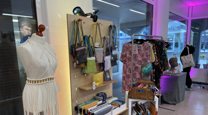 Der „Fashion born in Hannover“-Popup Store macht Halt in Neustadt DER FASHION BORN IN HANNOVER POPUP-STORE MACHT HALT IN NEUSTADT. Foto: kreHtiv e.V.