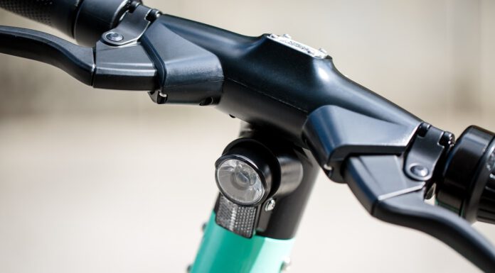 E-Scooter-Anbieter Lime zieht sich aus Neustadt zurück E-Scooter-Anbieter Lime zieht sich aus Neustadt zurück. E-Scooter Themenbild