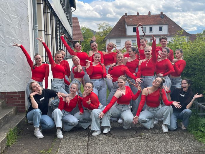 Erfolgreicher Start in die Wettkampfsaison für L'espoir vom TanzCentrum Kressler!