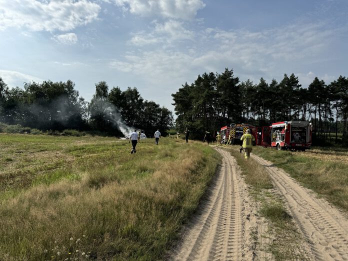 Feuerwehreinsatz bei Schneeren – Brennender Radlader