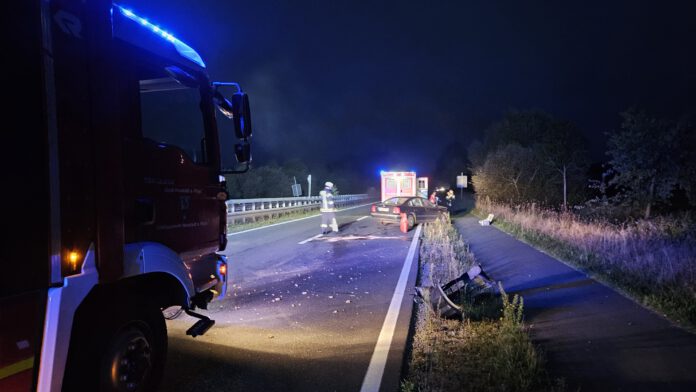 Mehrere Einsätze der Ortsfeuerwehr im Stadtgebiet - Verkehrsunfall auf B6, Brandgeruch, ausgelöste Brandmeldeanlage