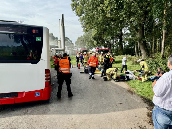 Große Alarmübung für Feuerwehr, Polizei und Rettungsdienst – Busunfall in Welze an Biogasanlage