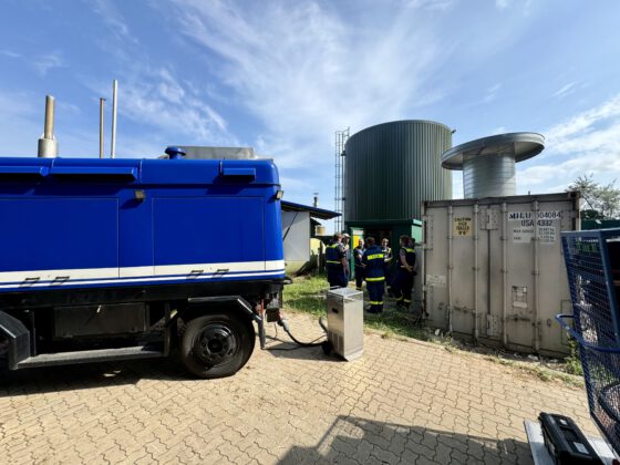 Große Alarmübung für Feuerwehr, Polizei und Rettungsdienst – Busunfall in Welze an Biogasanlage