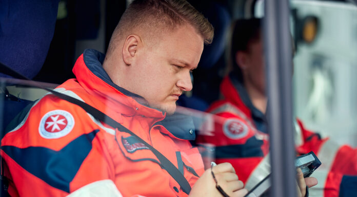 Sichtbare Hausnummern helfen Leben zu retten – Verdeckte Hausnummern behindern Arbeit von Rettungskräften Sichtbare Hausnummern helfen Leben zu retten - Verdeckte Hausnummern behindern Arbeit von Rettungskräften