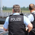 18-Jähriger mit Softairpistole in Regionalbahn festgestellt – Gefahr für alle Beteiligten! 18-Jähriger mit Softairpistole in Regionalbahn festgestellt - Gefahr für alle Beteiligten!