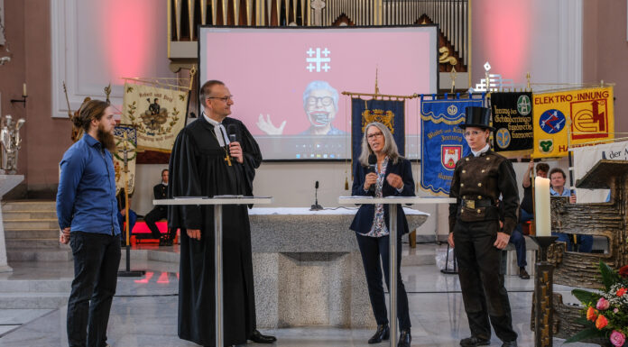 Handwerksgottesdienst auf dem evangelischen Kirchentag in der Clemens-Basilika Der Handwerksgottesdienst auf dem evangelischen Kirchentag in der Clemens-Basilika bot inspirierende Dialoge und musikalische Begleitung