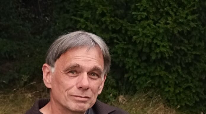 Musikalische Lyrik-Lesung mit Thomas Bartsch in Neustadt am 21. Juni Die musikalische Lyrik-Lesung mit Thomas Bartsch in Neustadt verspricht ein unvergessliches Erlebnis voller Poesie und Klang