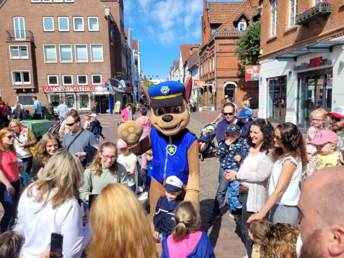 Die Sommerwochen 2025 in Neustadt bieten ein spannendes Kinderprogramm mit verschiedenen Mottos an jedem Samstag im Monat