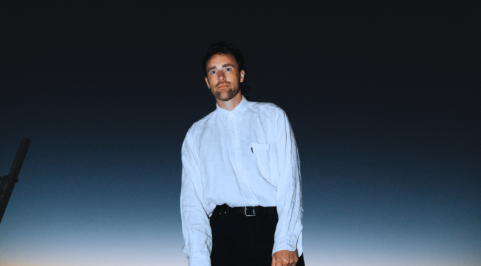 Folkrock am Meer: Kaurna Cronin mit ehrlichen Songs und großen Melodien Ein Highlight für Musikliebhaber: Folkrock am Meer mit ehrlichen Songs und großen Melodien von Kaurna Cronin & Band