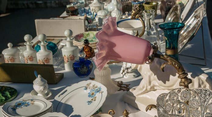 Familienflohmarkt am 1. Sonntag im September: Informationen und Details Der Familienflohmarkt am 1. Sonntag im September bietet zahlreiche Stände und unterstützt die Feuerwehr mit den Standgebühren