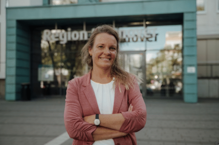 Die SPD geht mit Eva Bender als Spitzenkandidatin für das Amt der Regionspräsidentin in den Wahlkampf. Regionspräsident Steffen Krach geht nach Berlin