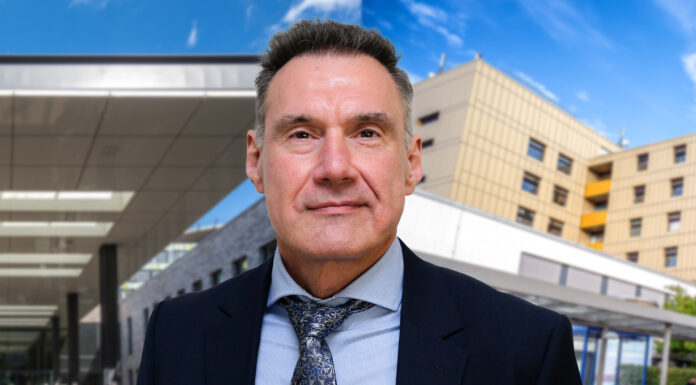 Neuer Chefarzt für Frauenheilkunde und Geburtshilfe übernimmt Klinikleitung im KRH Klinikum Siloah und im KRH Klinikum West Im KRH Klinikum Region Hannover wird ein neuer Chefarzt für Frauenheilkunde und Geburtshilfe vorgestellt, der die Klinikleitung übernimmt