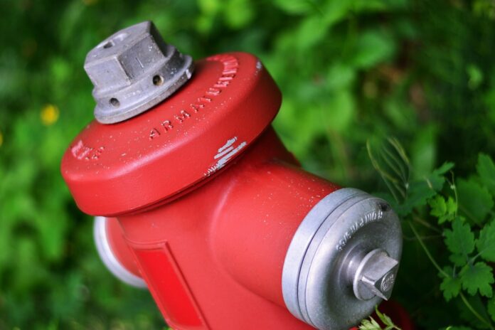Ortsfeuerwehr überprüft Hydranten in Eilvese: Trinkwasser kann trüb werden. Gesundheitliche Unbedenklichkeit bleibt gewährleistet