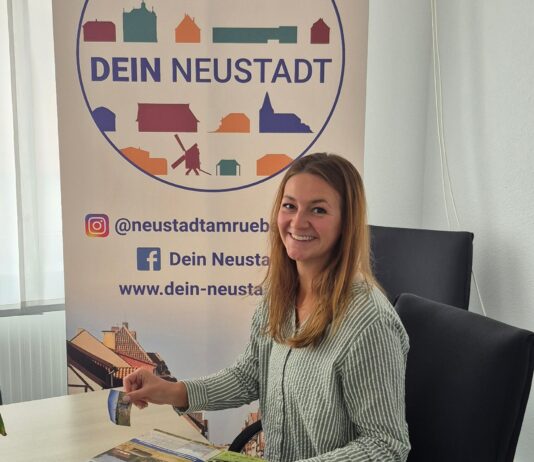 Sticker-Tauschbörse auf dem Wochenmarkt: Sammelfinale für DEIN NEUSTADT steht bevor Sticker-Tauschbörse auf dem Wochenmarkt: DEIN NEUSTADT lädt zum großen Sammelfinale ein. Verpassen Sie nicht die letzte Chance!