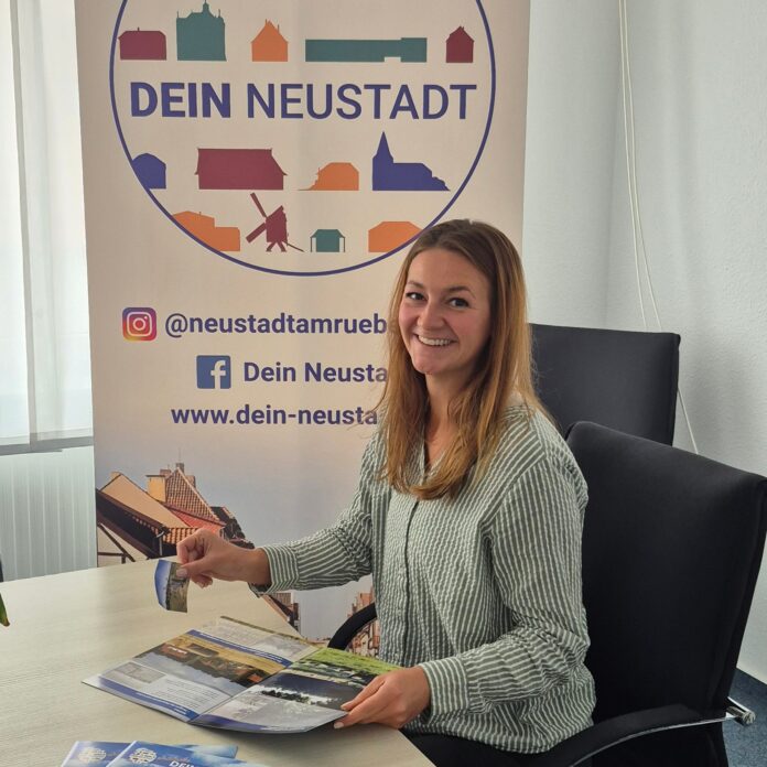 Sticker-Tauschbörse auf dem Wochenmarkt: DEIN NEUSTADT lädt zum großen Sammelfinale ein. Verpassen Sie nicht die letzte Chance!