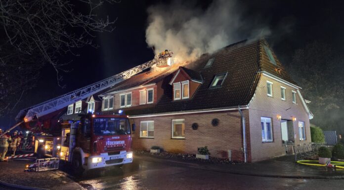 Brand in Schneerener Pflegeheim: Bewohner evakuiert und in Sicherheit gebracht Brand in Schneerener Pflegeheim: Bewohner evakuiert und in Sicherheit gebracht. Feuerwehr und Rettungsdienst im Einsatz