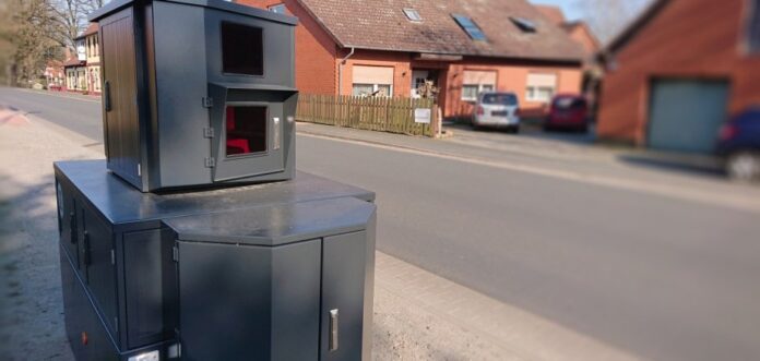 Tempolimit-Kontrollen im Januar: Blitzer-Anhänger überwachen Geschwindigkeiten wieder an verschiedenen Standorten