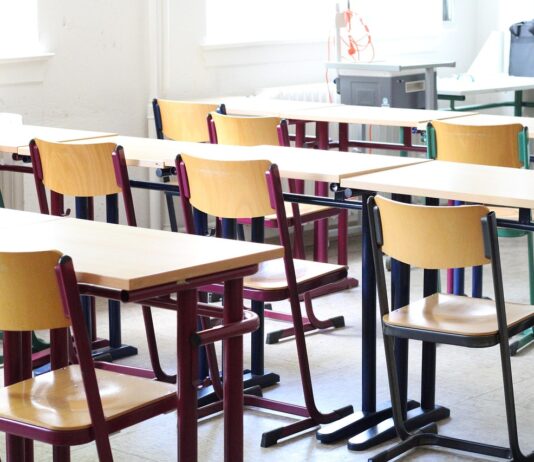 Witterungsbedingter Schulausfall in der Region und Landeshauptstadt Hannover – Schulen entscheiden über Distanzunterricht Witterungsbedingter Schulausfall: In der Region und LH Hannover fällt der Unterricht an allen Schulen und Stufen am Montag, den 12.01.2026, aus. Schulen entscheiden über Distanzunterricht