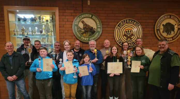 Erfolgreiches Pokalschießen befreundeter Schützenvereine beim Schützenverein Osterwald O/E Erfolgreiches Pokalschießen befreundeter Schützenvereine zeigt sportlichen Zusammenhalt und spannende Wettkämpfe