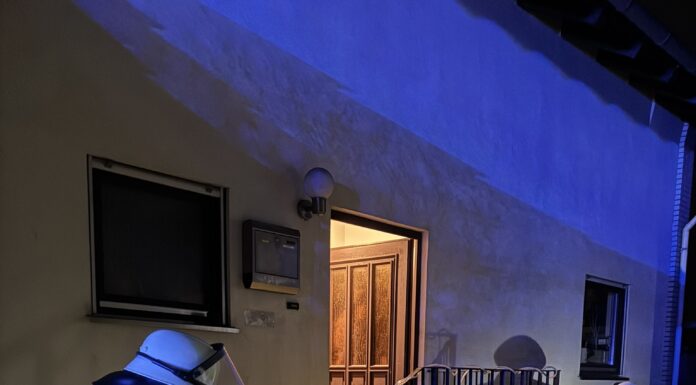 Brennende Wäsche im Wäschetrockner – Feuerwehr im Einsatz Feuerwehr rettet Familie nach Brand im Wäschetrockner. Einsatzkräfte waren schnell vor Ort und verhinderten Schlimmeres