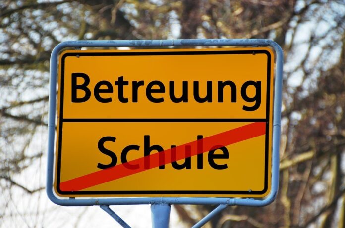 Osterferienbetreuung für das Stadtgebiet Plätze sind begrenzt, Anmeldung ab 09. Februar, Wochen im März mit Betreuung, Essen inklusive