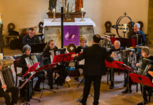 Stadtkirche Wunstorf: Akkordeon-Orchester Wedemark spielt Frühjahrskonzert in der Kirche Akkordeon-Orchester in der Kirche: Am 19. April 2026 spielt das Orchester Werke, Pop, Film und Folklore, Eintritt frei