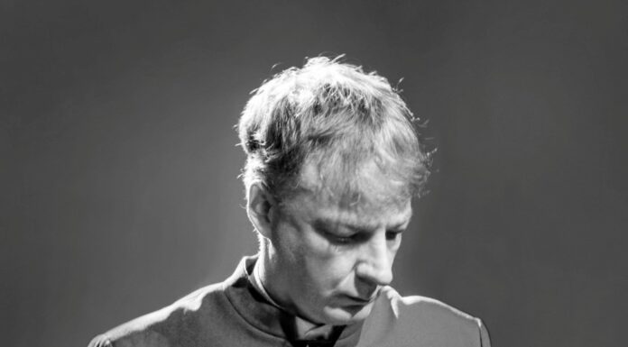 Mittelalter-Klänge in Mariensee: Guntars Pranis bringt Gregorianik in die Klosterkirche Mittelalter-Klänge fluten die Kirche: Guntars Pranis bringt Gregorianik, Drehleier, Ausstellung und Seminar in die Klosterkirche