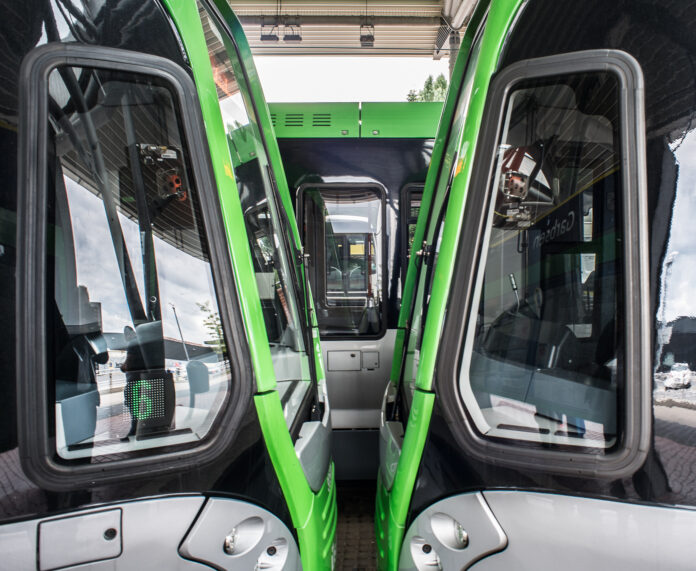 Busse und Bahnen bestreikt: Das gilt in Hannover Busse und Bahnen stehen still: Am 20. und 21. Mai 2026 werden ÜSTRA und regiobus bestreikt. S-Bahn, Regionalbahn und sprinti fahren
