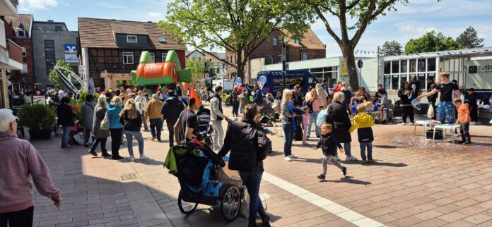 Familientage in Neustadt am La-Ferté-Macé-Platz erleben Familientage in Neustadt am La-Ferté-Macé-Platz bieten am 11. Juli von 10 bis 13 Uhr Spiel, Hüpfburg und Kinderschminken