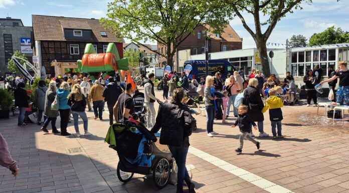 Familientage in Neustadt am La-Ferté-Macé-Platz Familientage in Neustadt am La-Ferté-Macé-Platz bieten am 11. Juli von 10 bis 13 Uhr Spiel, Hüpfburg und Kinderschminken