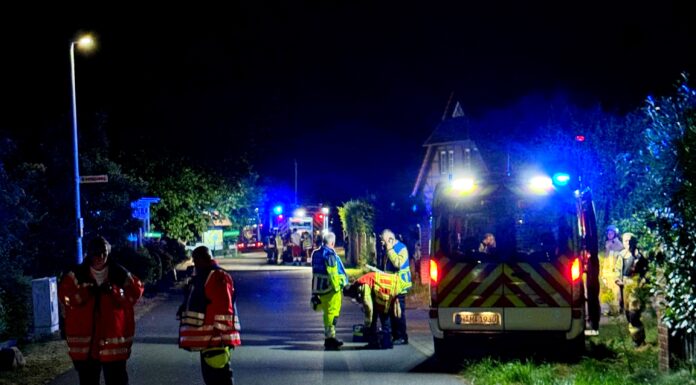 Wohnheim-Brand in Schneeren: Brandmeldeanlage verhindert Schlimmeres Wohnheim-Brand in Schneeren: In der Nacht zu Donnerstag evakuierte die Feuerwehr 91 Bewohner, 1 Person verletzt, Brandmeldeanlage verhinderte Schlimmeres