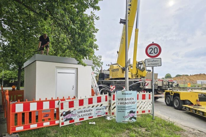 Aufbau der PoP-Verteilerstation in Steinhude Glasfaserausbau in Wunstorf: RASANNNT schaltet am 1. Juli 2026 Kolenfeld, Idensen und Mesmerode frei und baut Steinhude aus